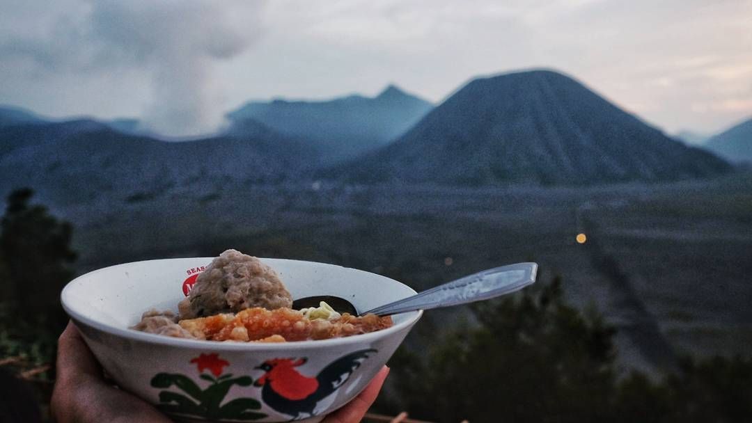 Makan Siang di Bromo: Rasa Autentik Cilacap yang Menggigit